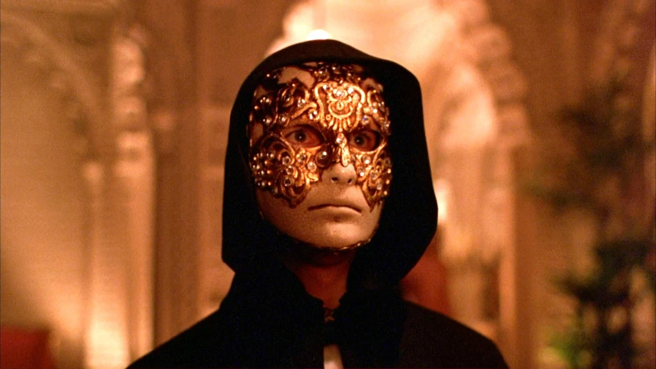 Eyes Wide Shut, la recensione del capolavoro di Stanley Kubrick